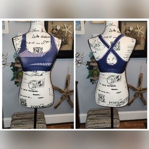 Under Armour  navy blue n pink  crossback with keyhole in back womens sportsbra